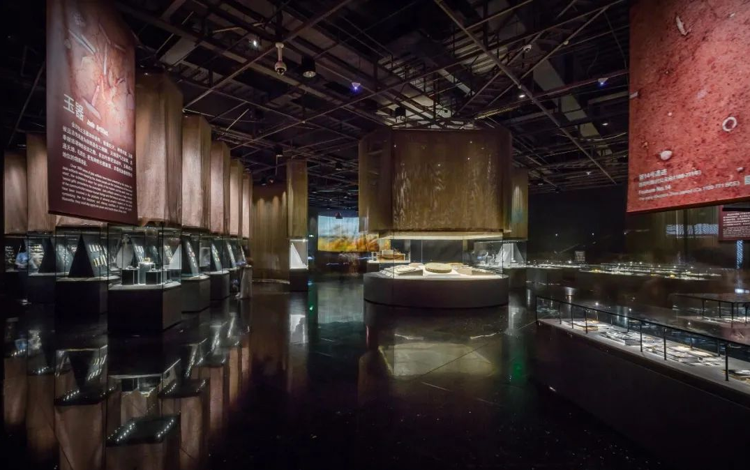 克里克對金沙遺址博物館第三展廳展柜玻璃、燈光、密封性、柜體結構和安全性能進行了全面升級